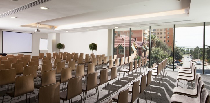 mice-meetingrooms-businessevents-2