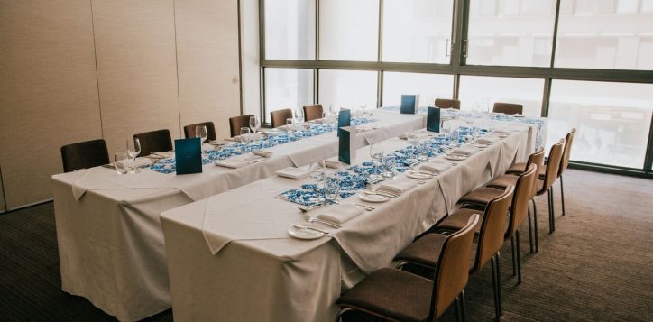 morrow-ii-room-dinner-meeting-set-2